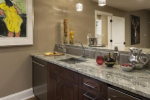 ���ڳ�����װ�޾���